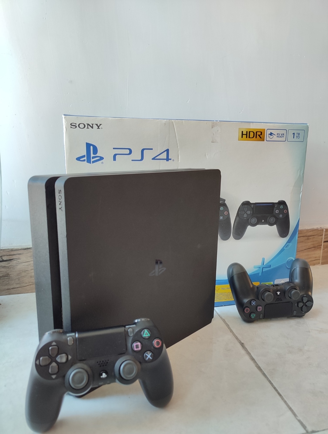 Ps4اسلیم یک ترابایت اکانتی(کارکرده)